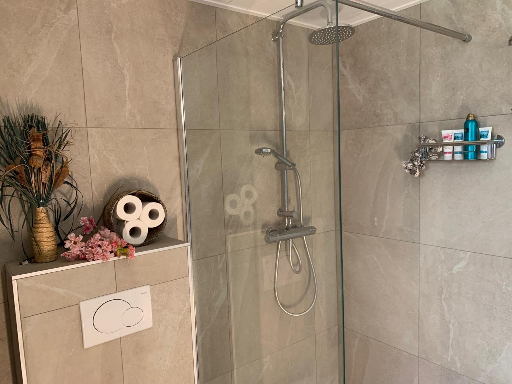 Romantisch Wellness Appartement Met Prive Hottub Sauna Gamesroom Den Ham 외부 사진